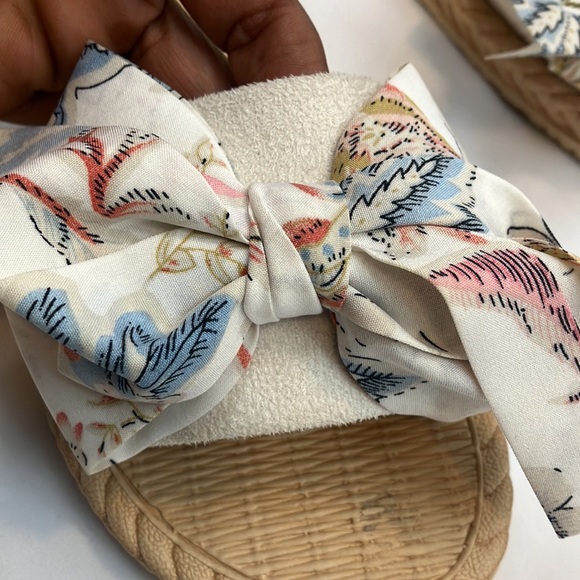 She & In slippers/sandals - Picture 12 of 12